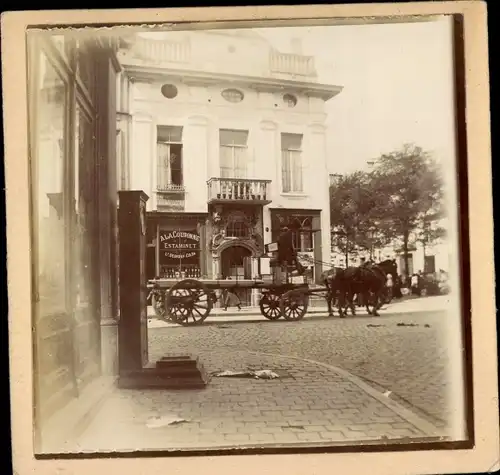 Foto Bruxelles Brüssel, Sint Katelijneplein 46, Estaminet A la Couronne, Fuhrwerk