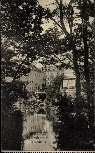 Ak Mariánské Lázně Marienbad Region Karlsbad, Parkanlagen und Teplerhaus