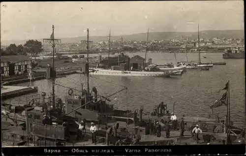 Foto Ak Warna Varna Bulgarien, Kriegsschiffe der bulgarischen Marine im Hafen