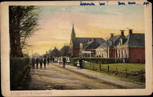 Ak Nijemirdum Friesland Niederlande, Straßenpartie, Kerk