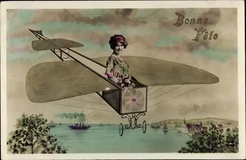 Ak Glückwunsch, Bonne Fete, Portrait einer Frau in einem Flugzeug, Fotomontage