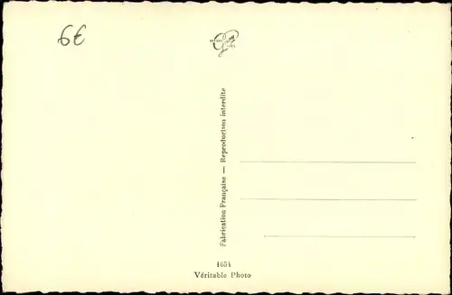 Ak Kletterer an einem Felsen, Bergsteiger