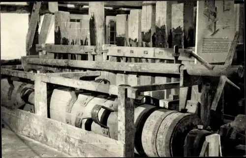 Ak Altenberg im Erzgebirge, Bergbaumuseum, Altes Pochwerk in der Bergbau-Schauanlage