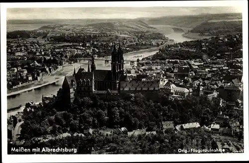 Ak Meißen in Sachsen, Panorama mit Albrechtsburg, Fliegeraufnahme vom Ort