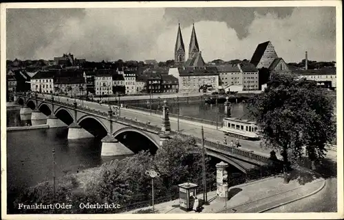 Ak Frankfurt an der Oder, Blick auf die Oderbrücke, Straßenbahn