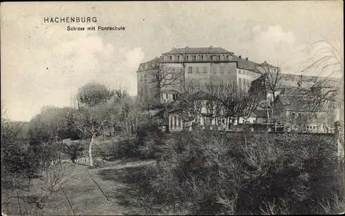 Ak Hachenburg im Westerwald, Schloss mit Forstschule