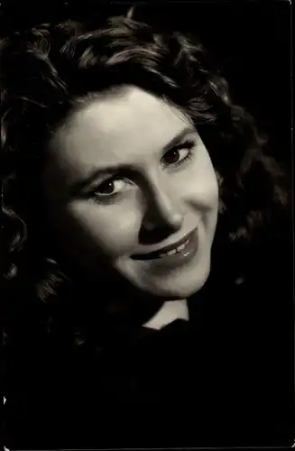Ak Schauspielerin Sonja Sutter, Portrait, DEFA Film, Star mit fremden Federn