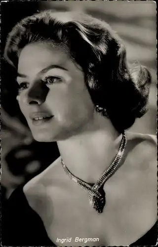 Ak Schauspielerin Ingrid Bergmann, Portrait, Halskette