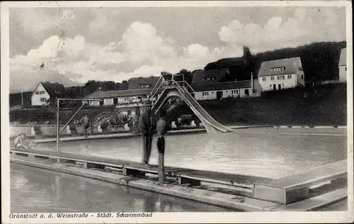 Ak Grünstadt an der Weinstraße Pfalz, Städt. Schwimmbad