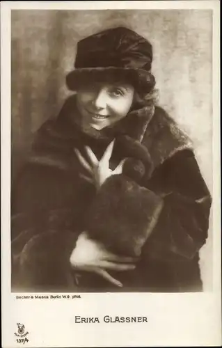 Ak Schauspielerin Erika Glässner, Portrait, Pelzmantel