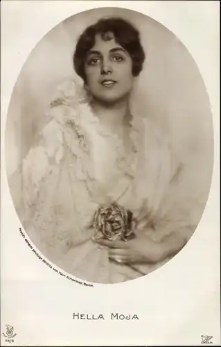 Ak Schauspielerin Hella Moja, Portrait mit Rosenblüte, RPH 78 6