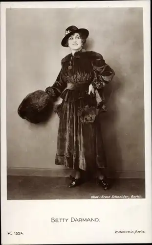 Ak Schauspielerin Betty Darmand, Portrait