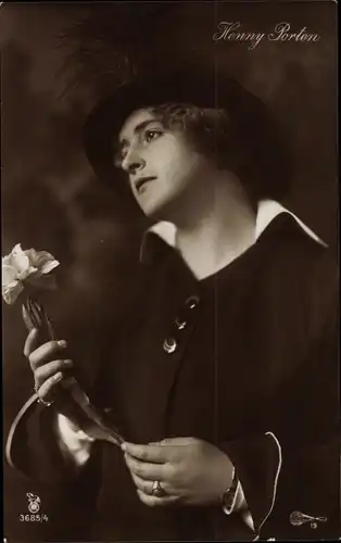 Ak Schauspielerin Henny Porten, Portrait