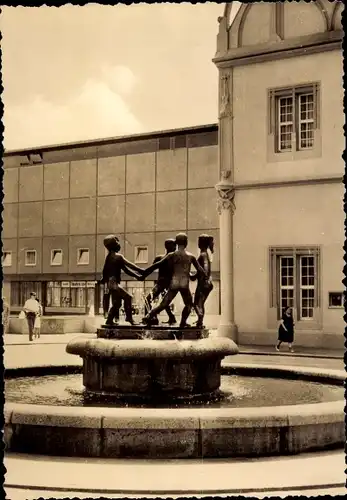 Ak Zwickau in Sachsen, Stadttheater mit Marktbrunnen