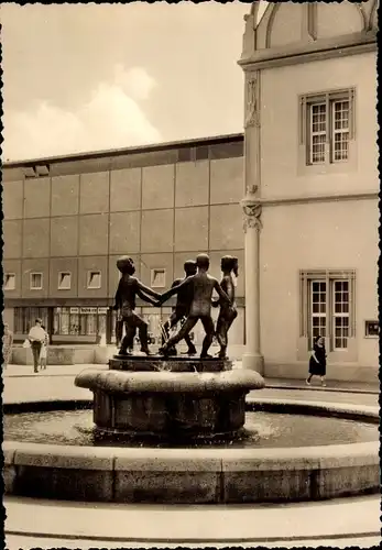 Ak Zwickau in Sachsen, Stadttheater mit Marktbrunnen