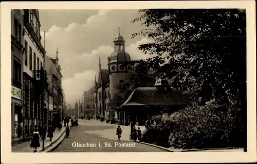 Ak Glauchau in Sachsen, Postamt, Glockenturm, Passanten