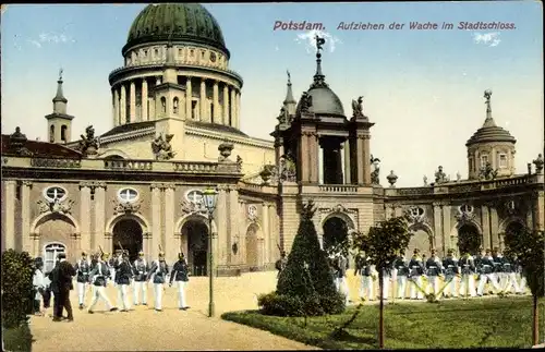 Ak Potsdam, Aufziehen der Wache im Stadtschloss