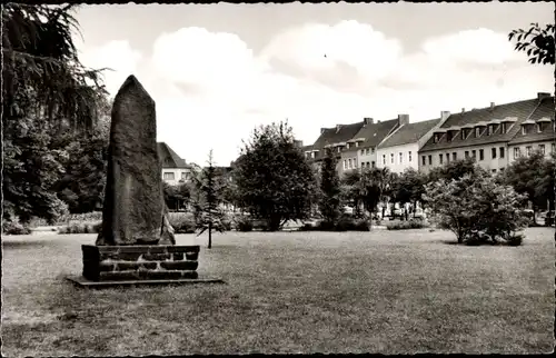 Ak Jülich in Nordrhein Westfalen, Schlossplatz, Denkmal