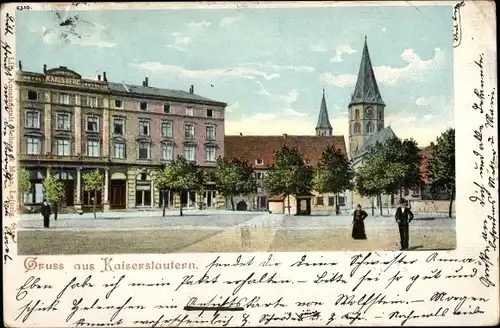 Ak Kaiserslautern in der Pfalz, Platz mit Blick auf Kirche, Passanten