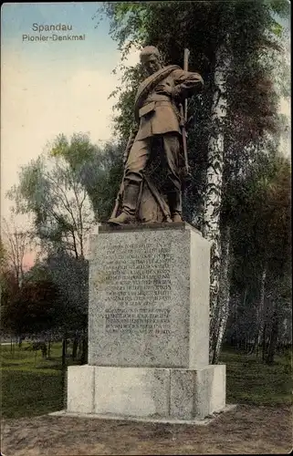 Ak Berlin Spandau, Pionier-Denkmal