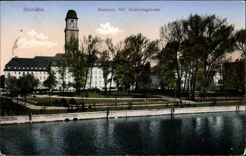 Ak Berlin Spandau, Rathaus mit Stabholzgarten