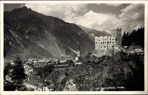 Ak Landeck in Tirol, Panorama mit Burg