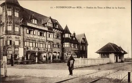 Ak Duinbergen sur Mer Westflandern, Station du Tram et Hôtel de la Station