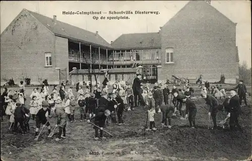 Ak Kalmthout Calmpthout Flandern Antwerpen, Diesterweg's Schoolvilla, Op de speelplein