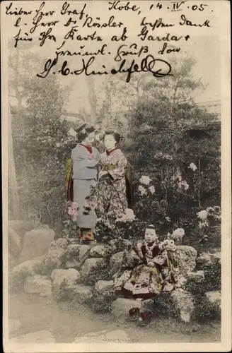 Ak Zwei Japanerinnen im Garten, Kind, Blumen