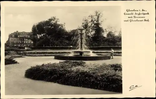 Ak Glauchau in Sachsen, Oswald Seyfertpark mit Brunnen und Glauchauer Hof