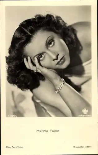 Ak Schauspielerin Hertha Feiler, Portrait