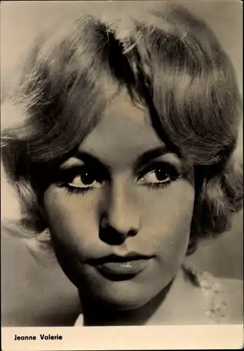 Ak Schauspielerin Jeanne Valerie, aus dem Film Julia, du bist zauberhaft, Portrait