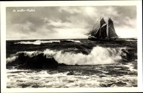 Ak Chorzelin Osternothafen Świnoujście Swinemünde Pommern, Segelboot in voller Fahrt, Wellen
