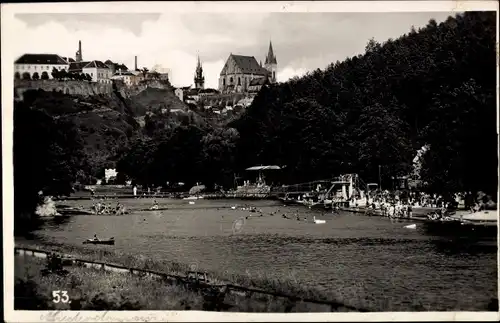 Foto Ak Znojmo Znaim Südmähren, Stadtansicht, Freibad, St. Niklas Kirche