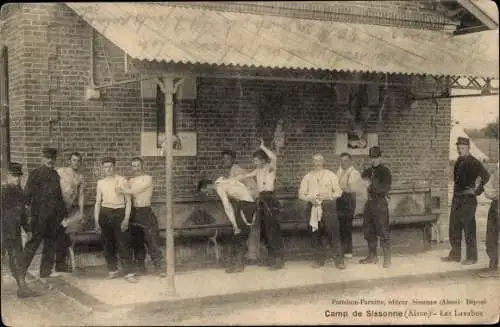 Ak Sissonne Aisne, Camp de Sissonne, Les Lavabos