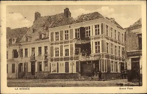 Ak La Bassée Nord, Grand Place, zerstörte Häuser