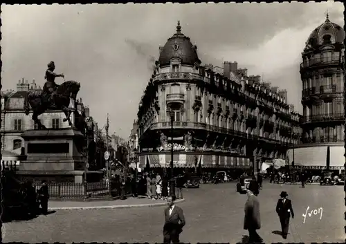 Ak Orléans Loiret, Place du Martroi, State de Jeanne d'Arc