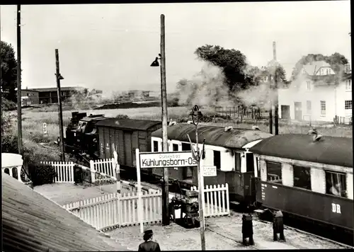 Ak Ostseebad Kühlungsborn, Personenzug im Bahnhof Ost, Lokomotive 992331-9