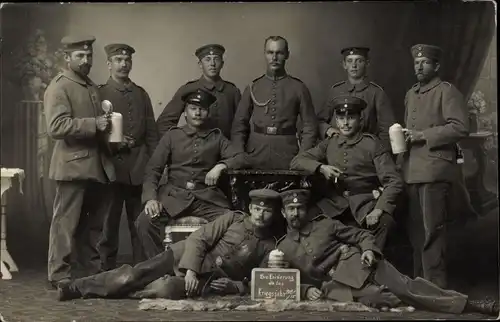 Foto Ak Deutsche Soldaten in Uniform, Gruppenbild, Bierkrüge, Lindau Bodensee