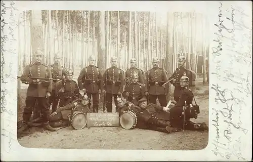 Ak Zeithain in Sachsen, Truppenübungsplatz, Gruppenbild, Soldaten, Pickelhaube, Trommeln