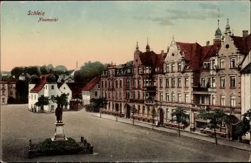 Ak Schleiz im Vogtland Thüringen, Neumarkt, Denkmal