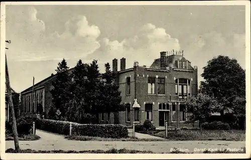 Ak Berlikum Waadhoeke Friesland Niederlande, Ger. Kerk en Pastorie