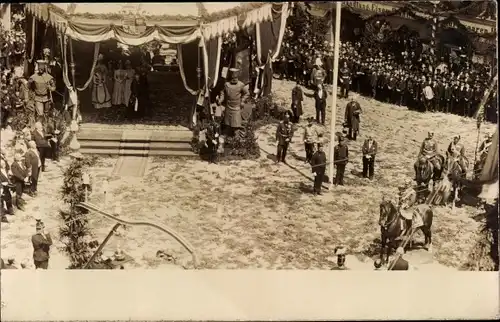 Foto Ak Deutsche Soldaten in Uniformen, Fest, Parade, Kaiserzeit