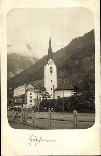 Foto Ak Göschenen Kanton Uri, Ortsansicht, Kirche