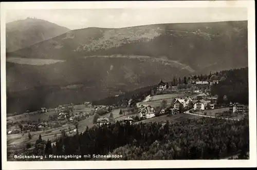 Ak Karpacz Górny Brückenberg Krummhübel Riesengebirge Schlesien, Gesamtansicht, Schneekoppe