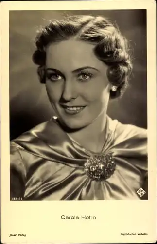 Ak Schauspielerin Carola Höhn, Portrait, Brosche, Ross Verlag 9651/1
