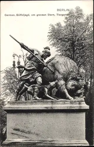Ak Berlin Tiergarten, Plastik Germanische Büffeljagd, am grossen Stern