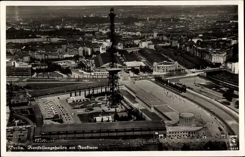 Ak Berlin Charlottenburg Westend, Ausstellungshallen am Funkturm, Fliegeraufnahme
