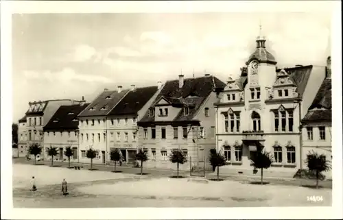 Ak Ostritz in der Oberlausitz, Marktplatz mit Rathaus