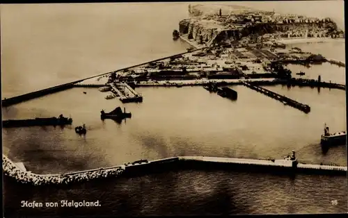 Ak Helgoland in Schleswig Holstein, Totalansicht, Hafen, Fliegeraufnahme